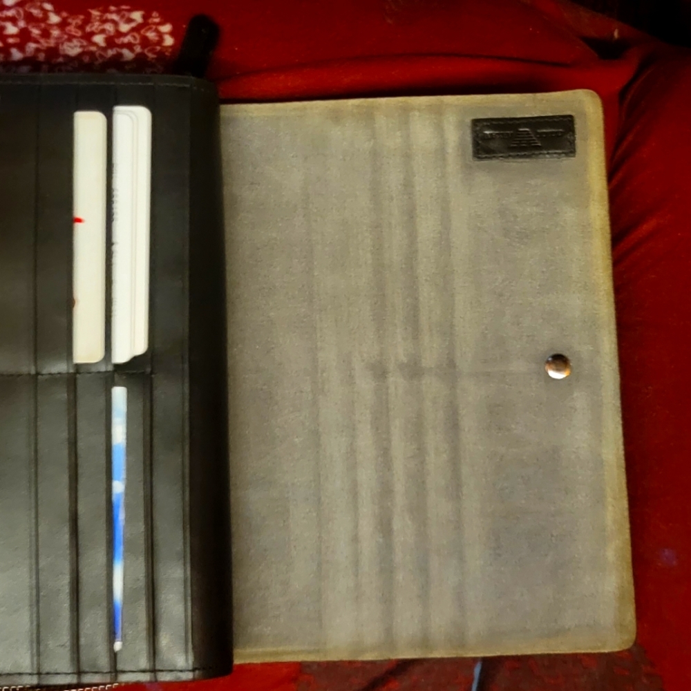 Giorgio Armani wallet organizer - Picture 3 of 5